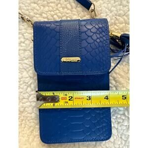 Blue Gigi New York leather phone crossbody